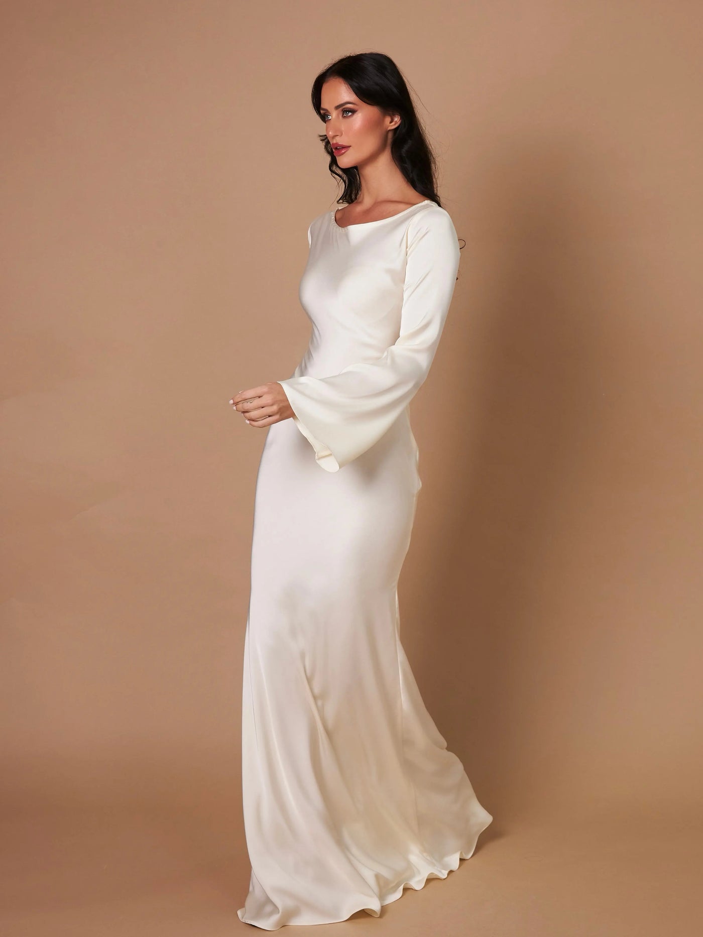 Elegancka Długa Sukienka z Rękawem | Zwiewna Sukienka Wieczorowa