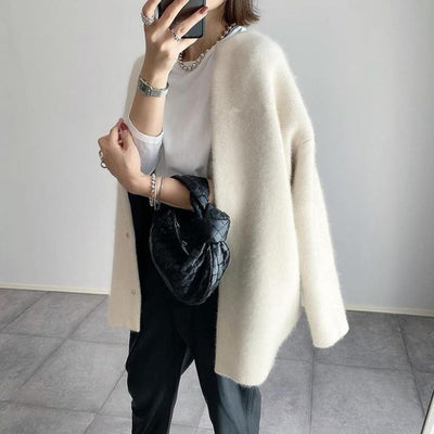 Damska strickjacka kardigan – elegancki sweter rozpinany na jesień i zimę