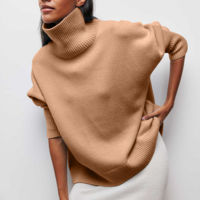 Damski sweter oversize z golfem – jesień/zima – błękitny