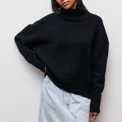 Damski sweter oversize z golfem – jesień/zima – błękitny
