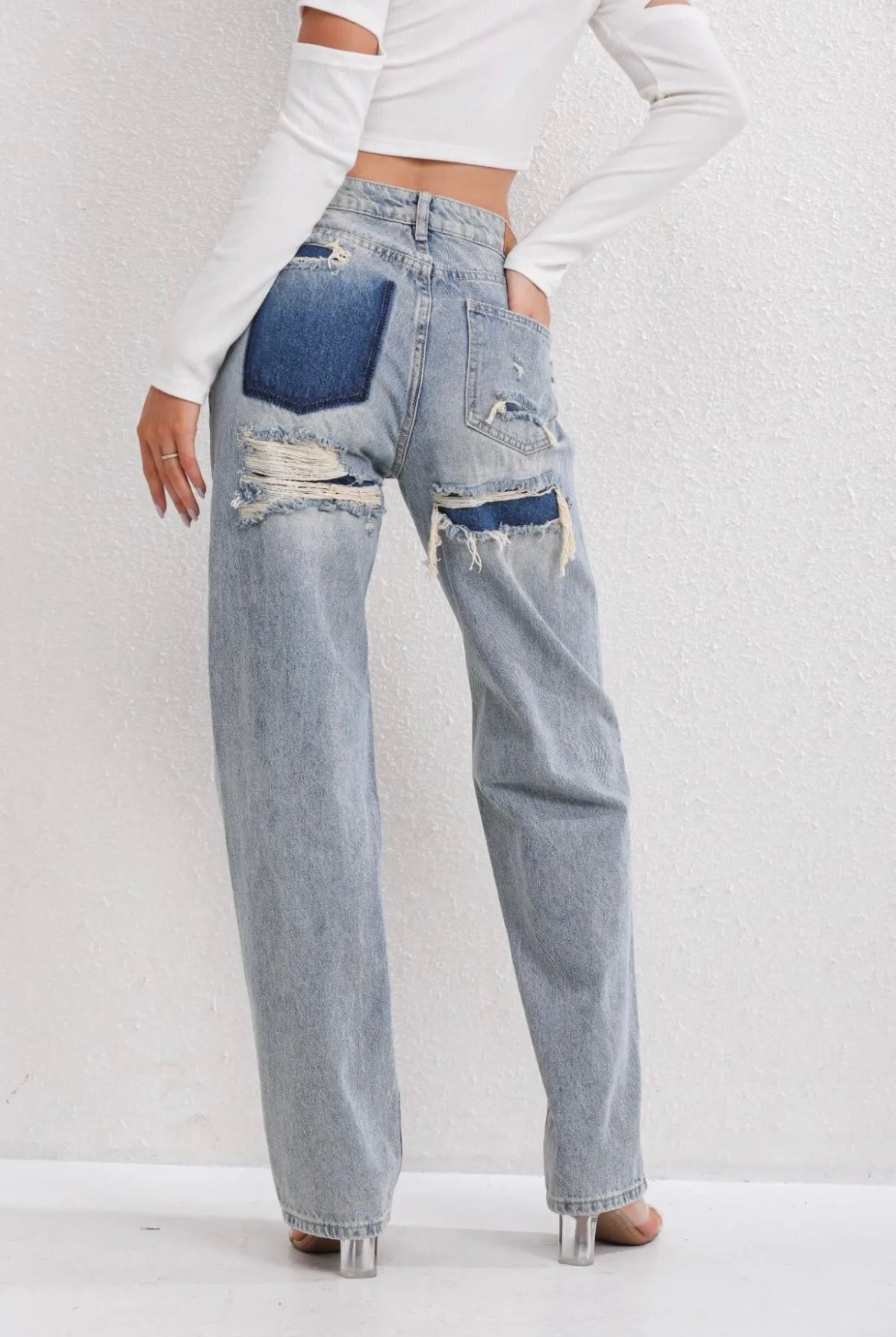 Jeansy Damskie w Stylu Retro | Prosty Krój z Przetarciami